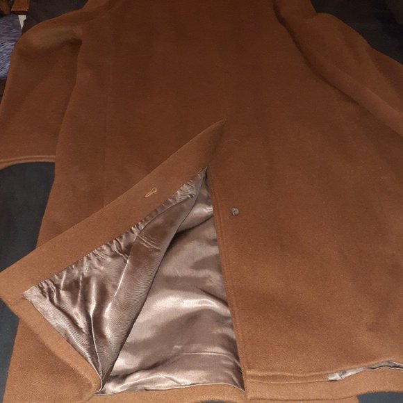 The Original Teller Coat. CASHMERE/Wool Overcoat in Brown VALUED AT $1,900.00 - Picture 6 of 6